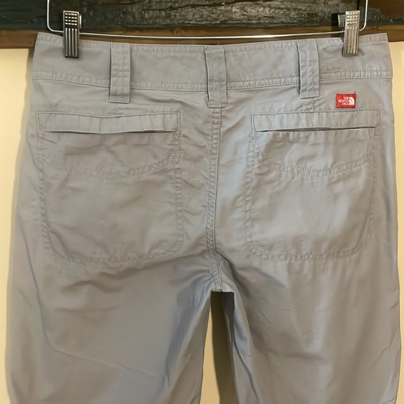 The North Face Grey Convertible Roll Capri Pants Size 6 - Picture 13 of 16